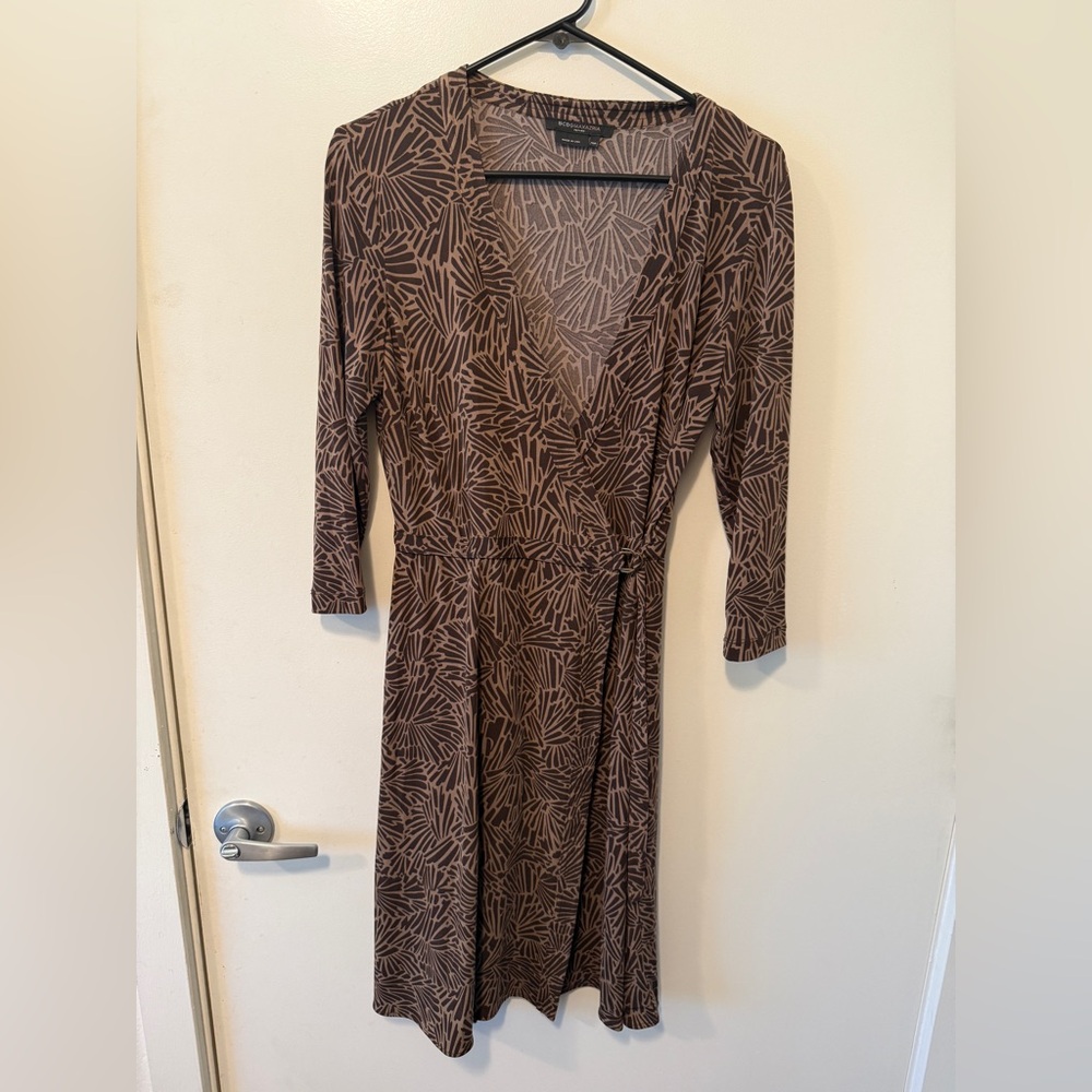 BCBGMaxAzria Brown Wrap Sheath Dress 3/4 Sleeve Plunge Neckline